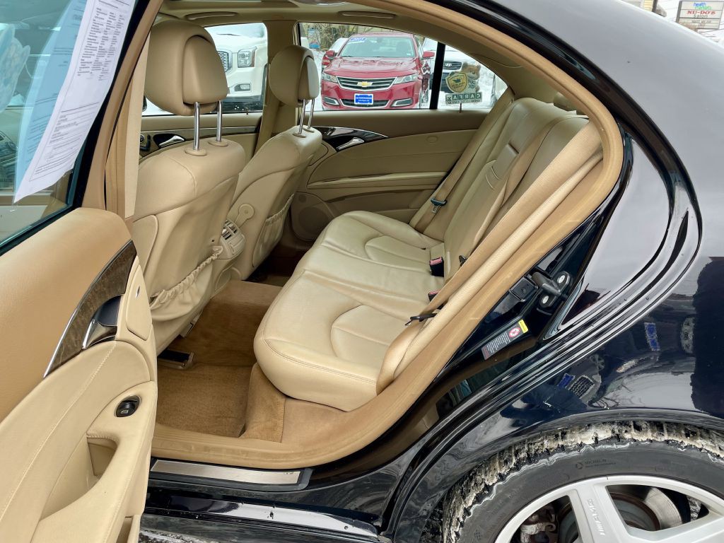 2009 Mercedes-Benz E-Class Image 26