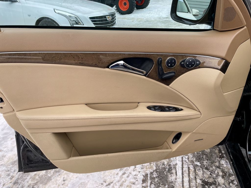 2009 Mercedes-Benz E-Class Image 30