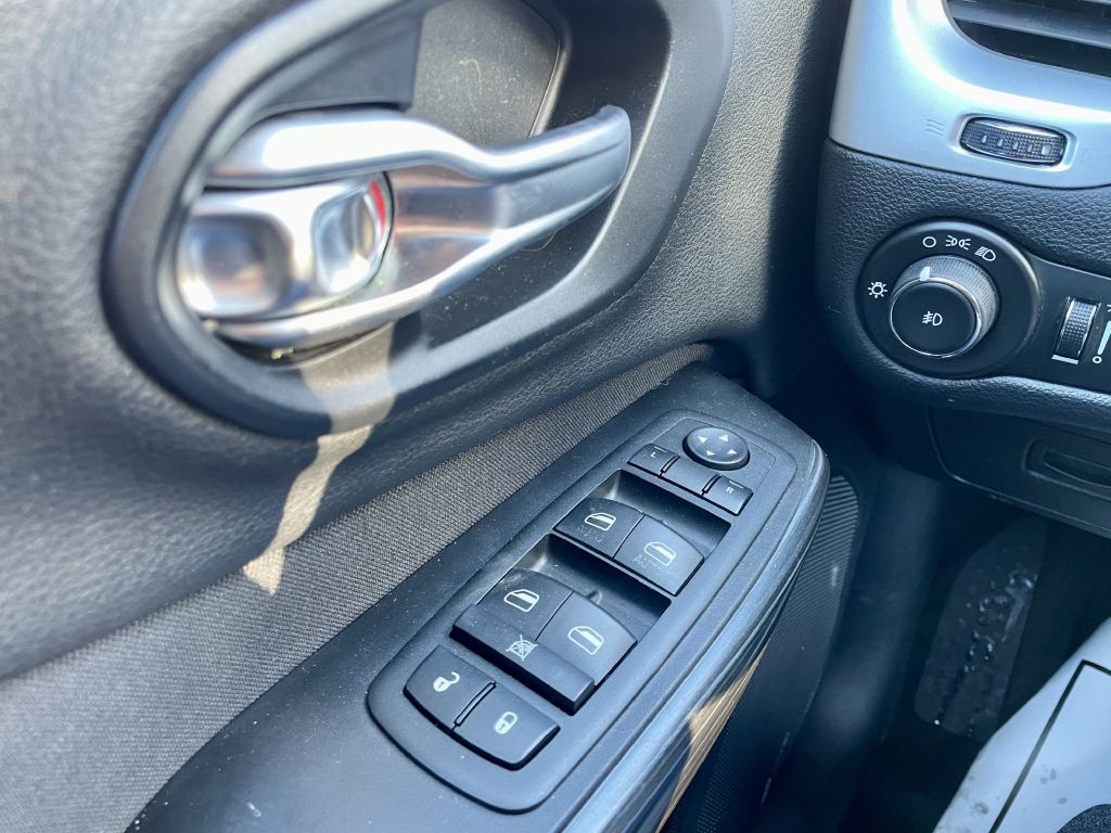 2014 Jeep Cherokee Image 16