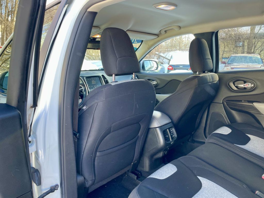 2014 Jeep Cherokee Image 24