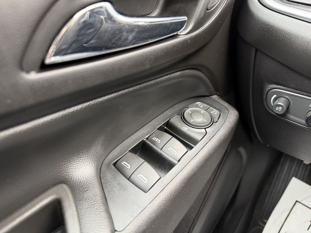 2018 Chevrolet Equinox Image 17