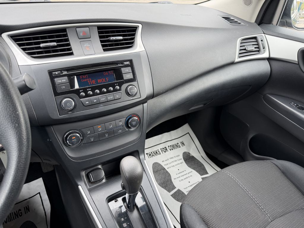2016 Nissan Sentra Image 13