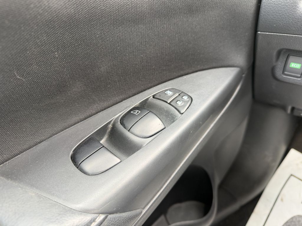 2016 Nissan Sentra Image 15