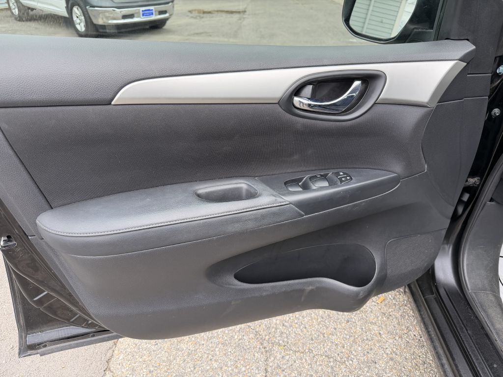 2016 Nissan Sentra Image 18