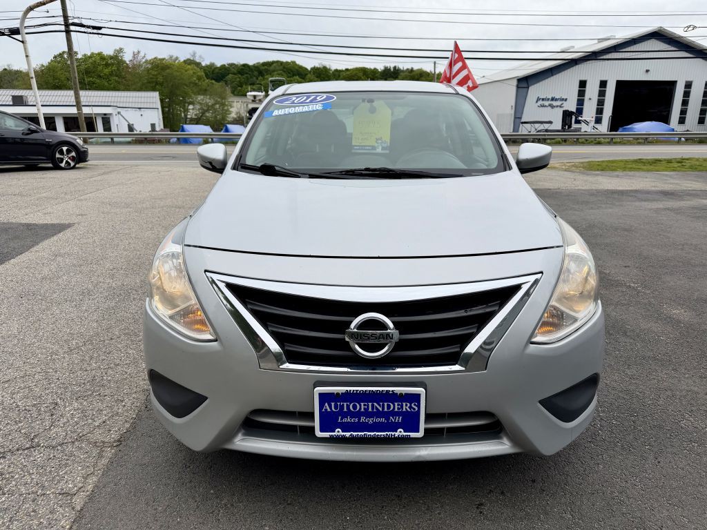 2019 Nissan Versa Image 2