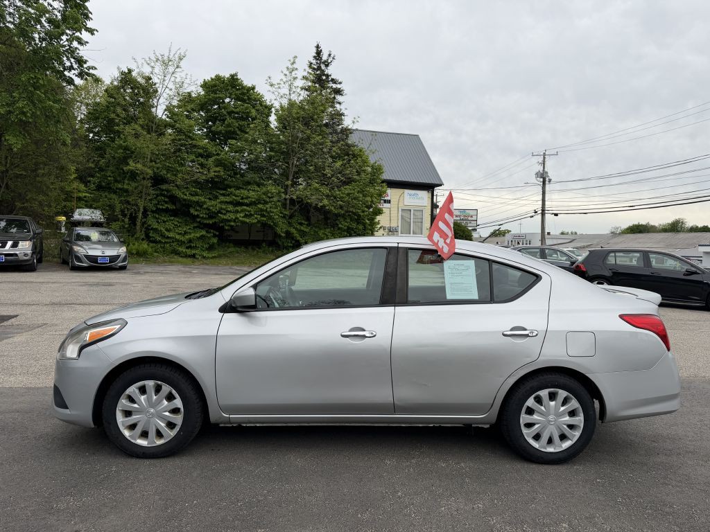 2019 Nissan Versa Image 4