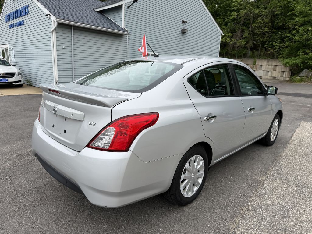 2019 Nissan Versa Image 7