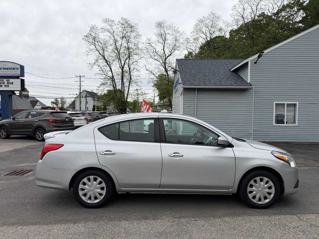 2019 Nissan Versa Image 8