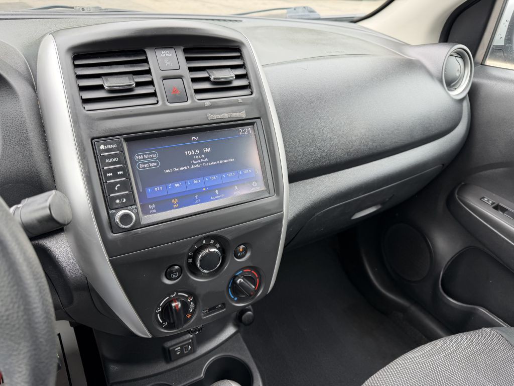 2019 Nissan Versa Image 14