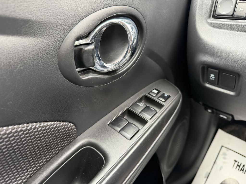 2019 Nissan Versa Image 17