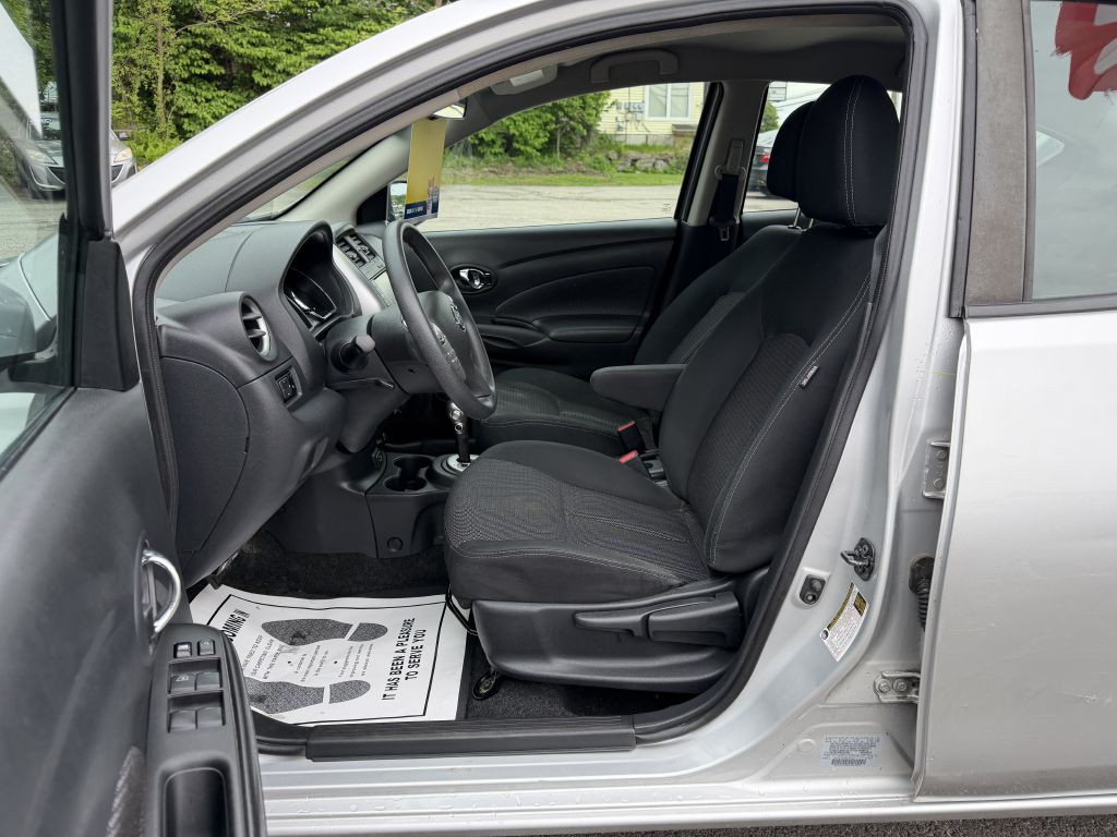 2019 Nissan Versa Image 19