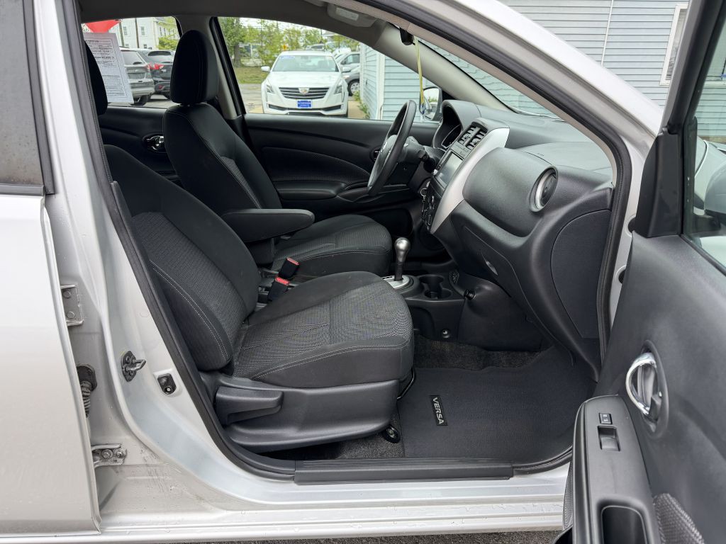2019 Nissan Versa Image 21