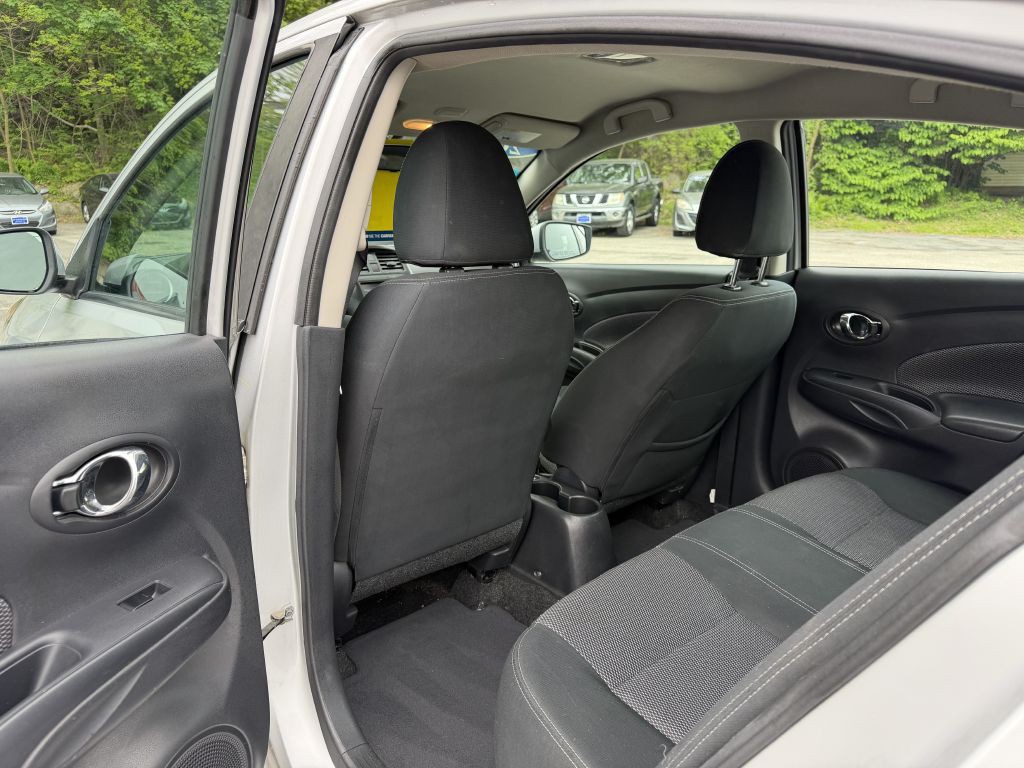 2019 Nissan Versa Image 24