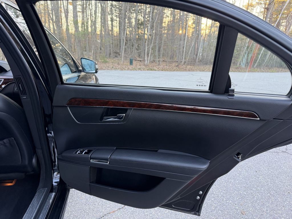2012 Mercedes-Benz S-Class Image 30