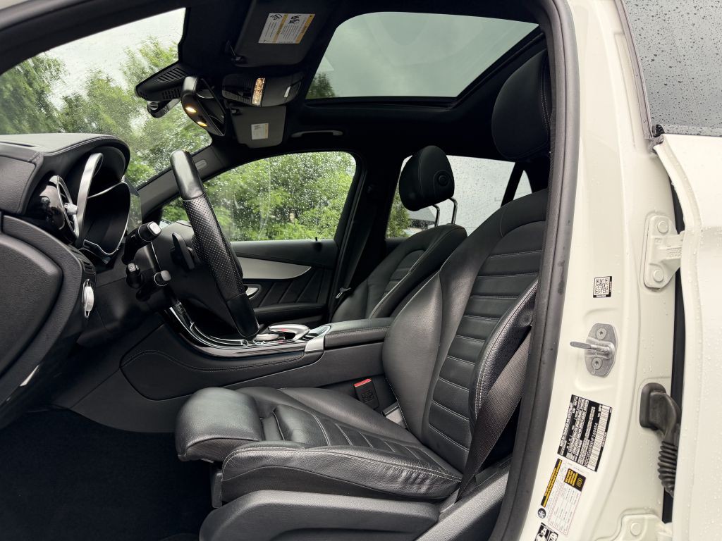 2017 Mercedes-Benz GLC-Class Image 23