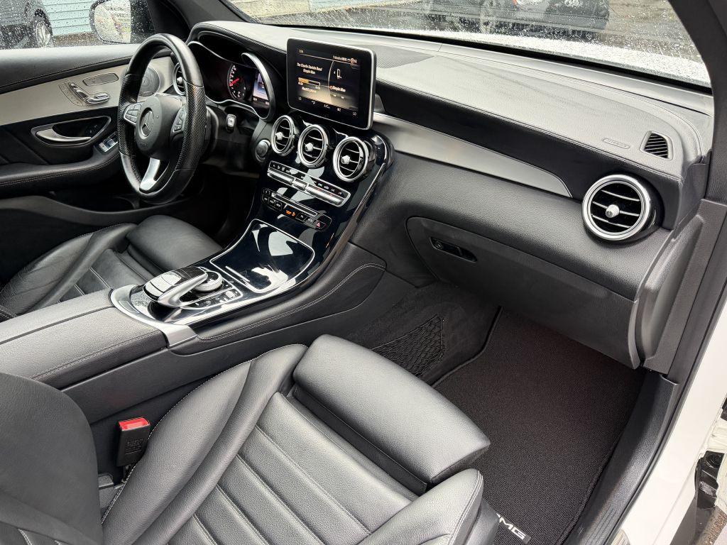 2017 Mercedes-Benz GLC-Class Image 25