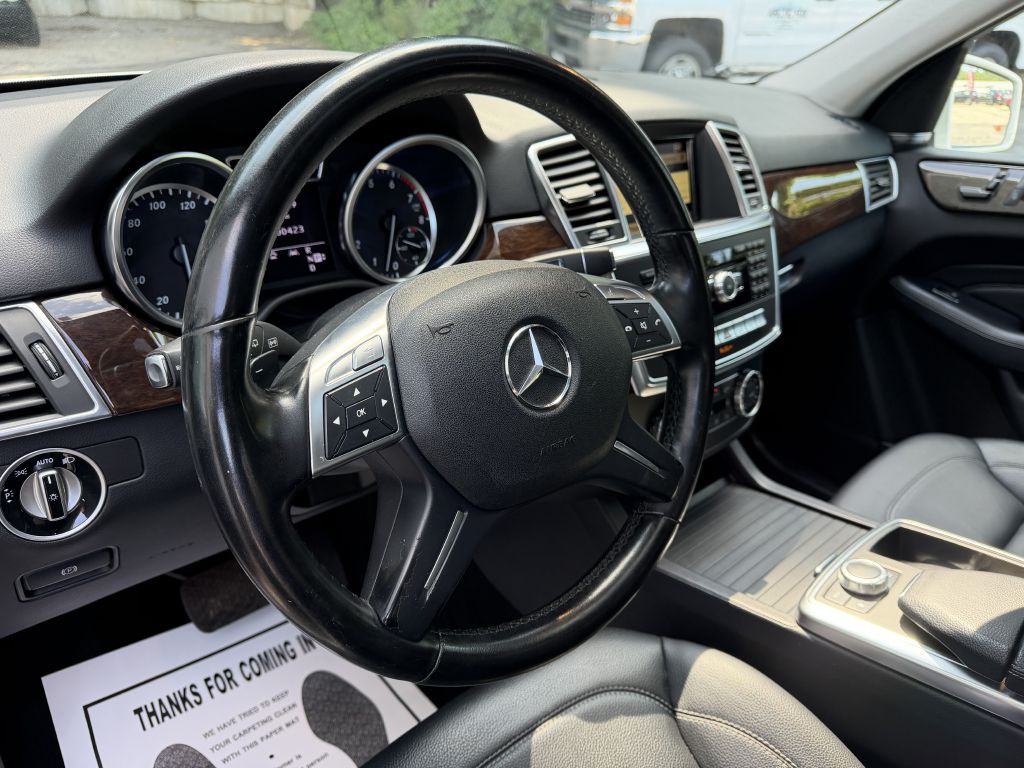 2012 Mercedes-Benz M-Class Image 11