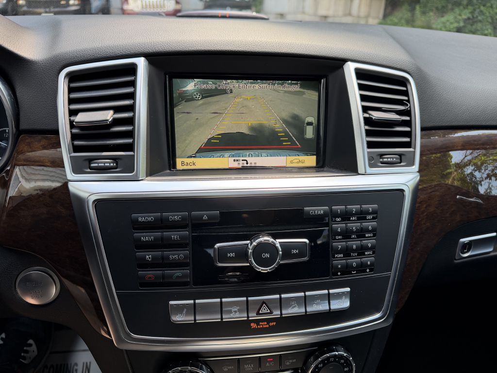 2012 Mercedes-Benz M-Class Image 14