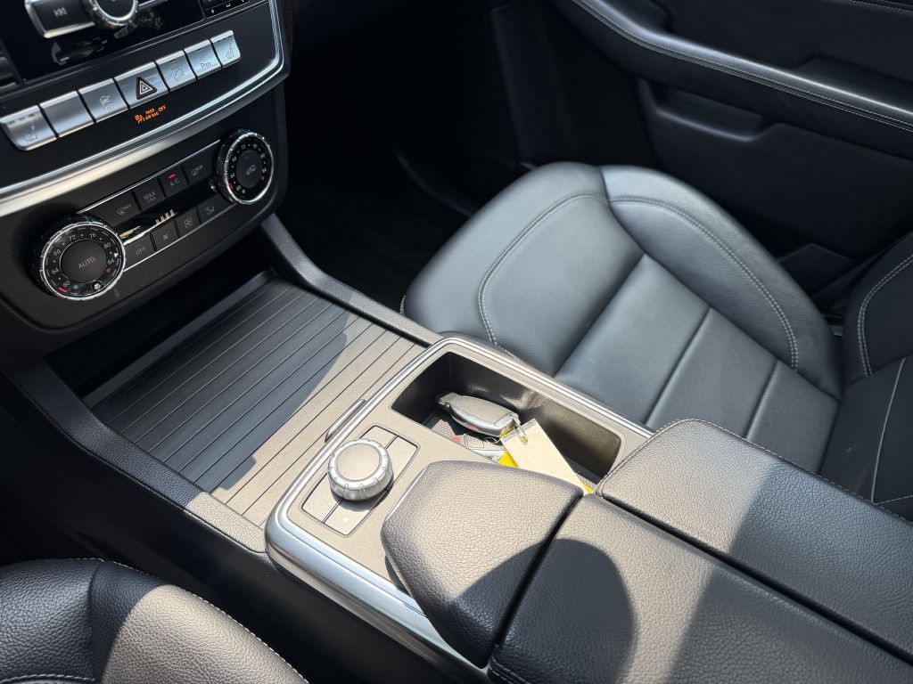 2012 Mercedes-Benz M-Class Image 15