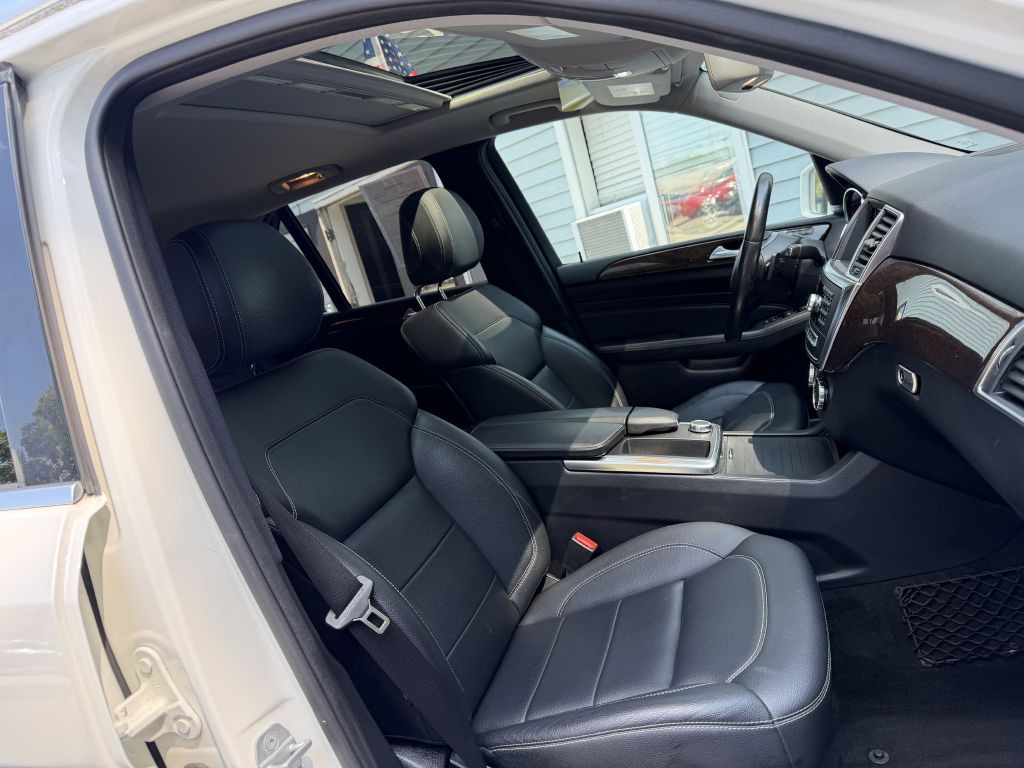 2012 Mercedes-Benz M-Class Image 24