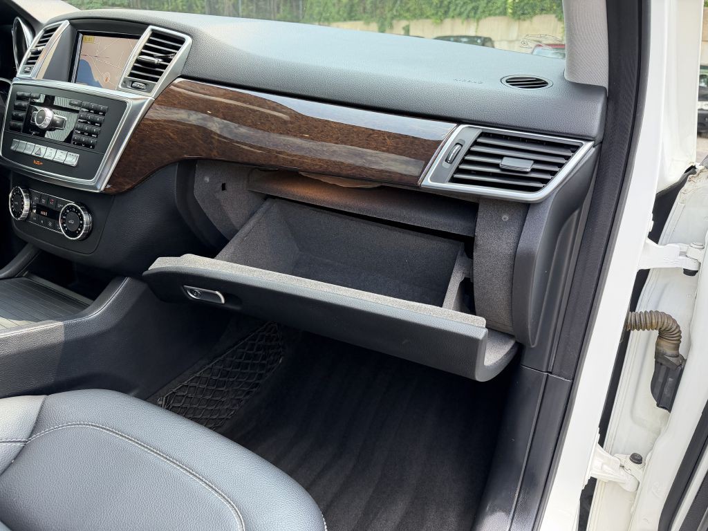 2012 Mercedes-Benz M-Class Image 25