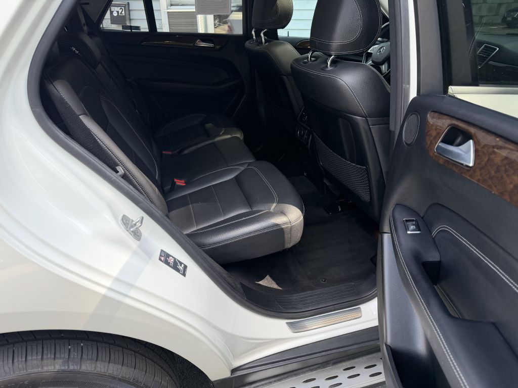 2012 Mercedes-Benz M-Class Image 28
