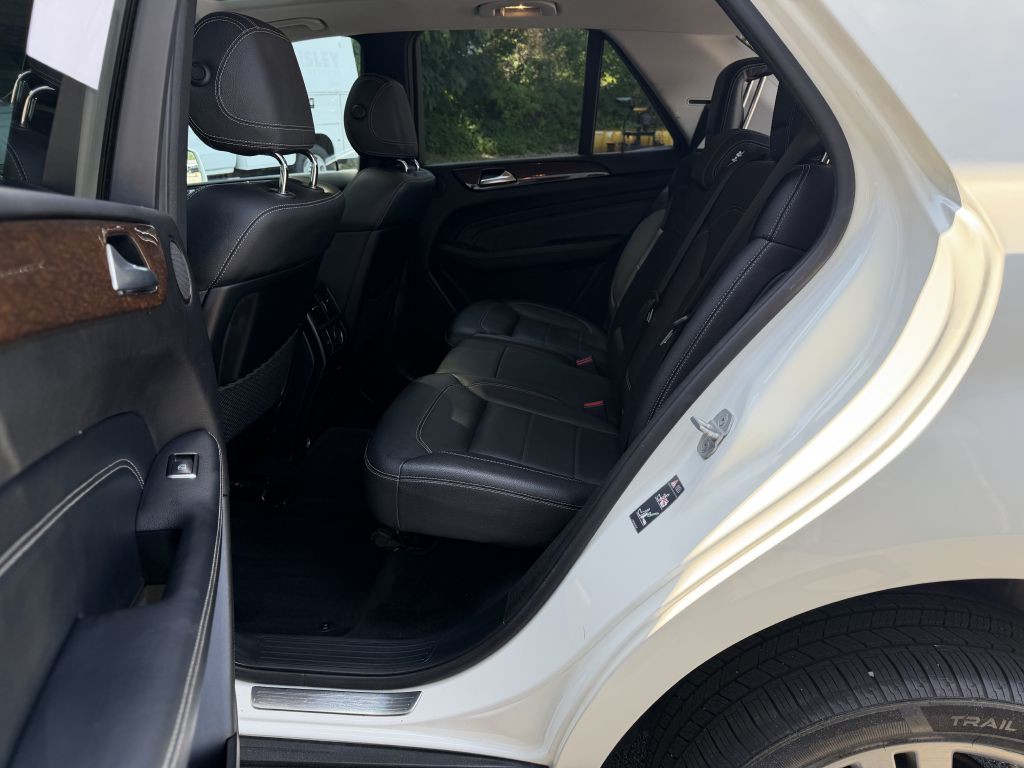 2012 Mercedes-Benz M-Class Image 30