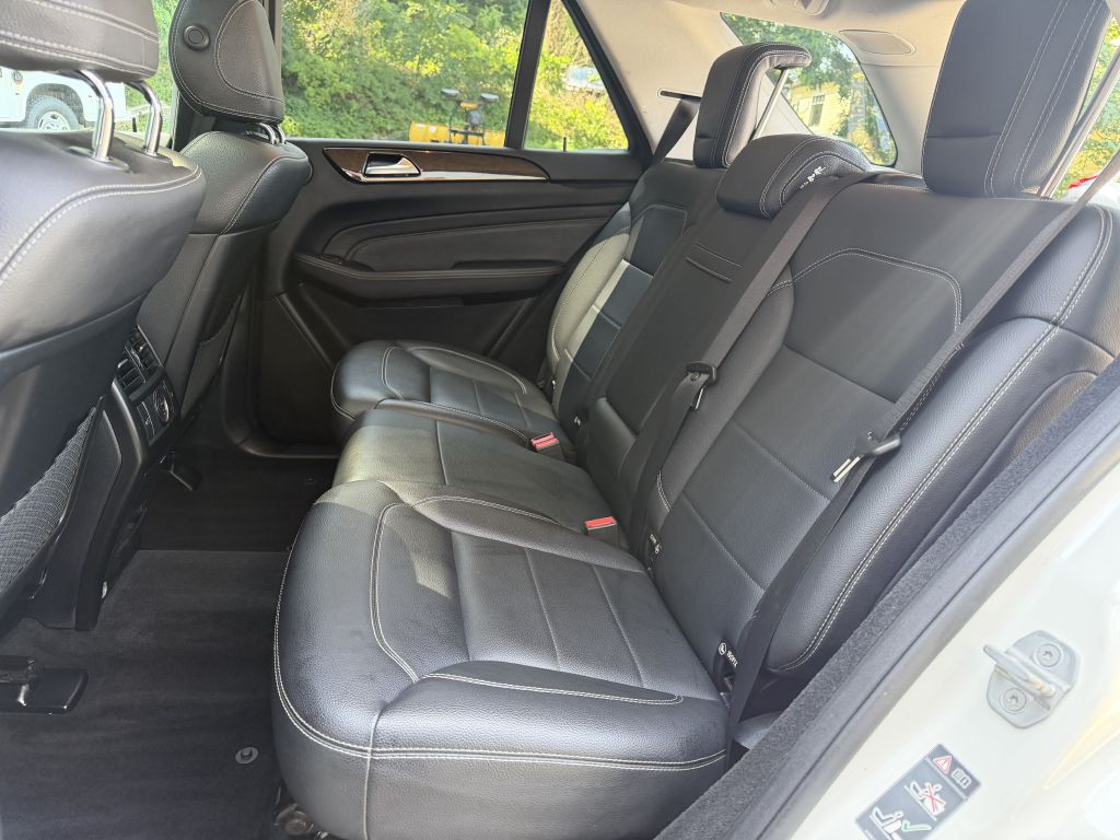 2012 Mercedes-Benz M-Class Image 31