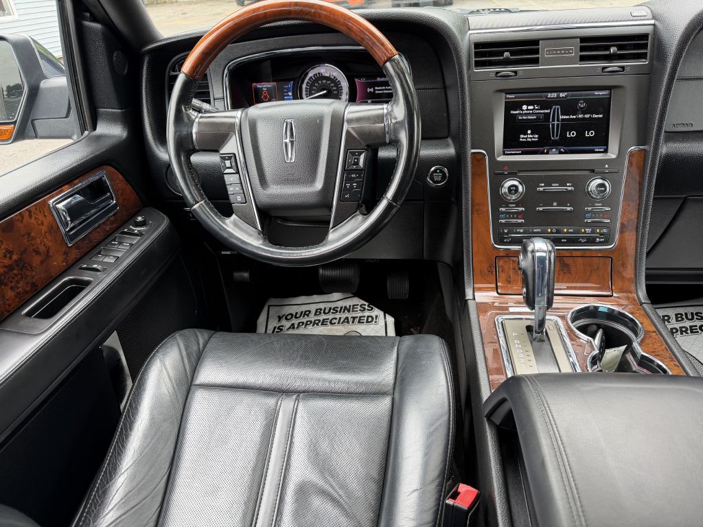 2015 Lincoln Navigator Image 10