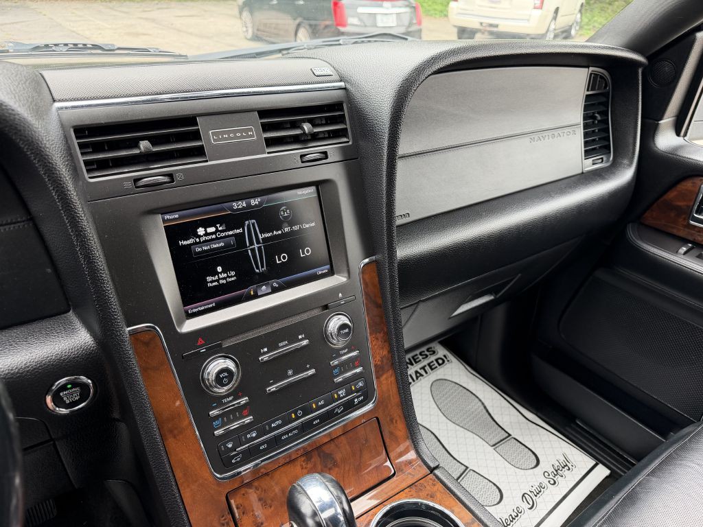 2015 Lincoln Navigator Image 14