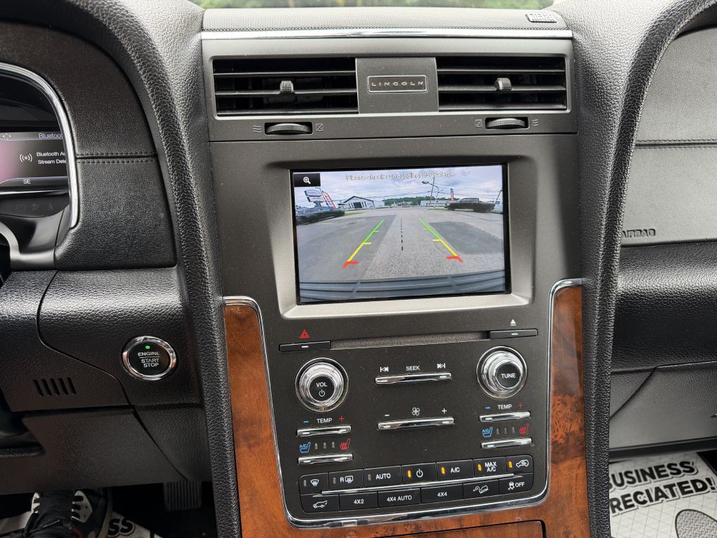 2015 Lincoln Navigator Image 15