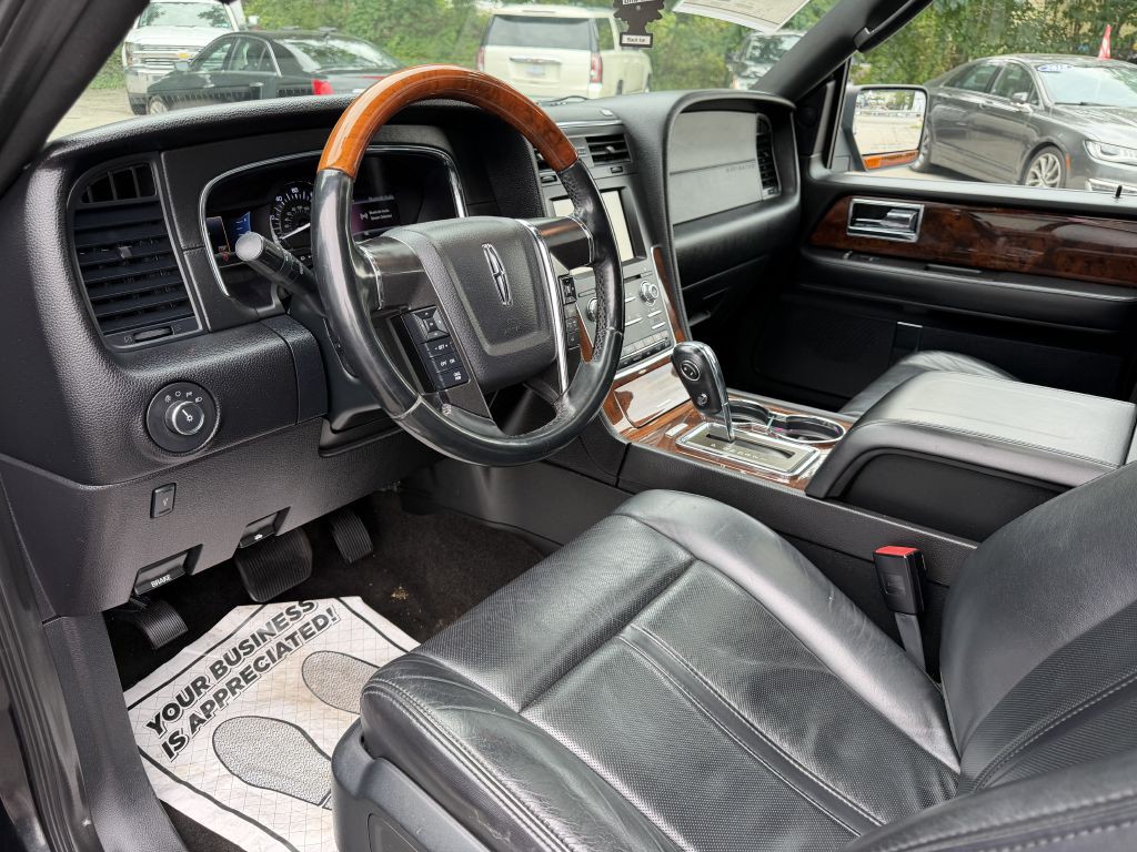 2015 Lincoln Navigator Image 19
