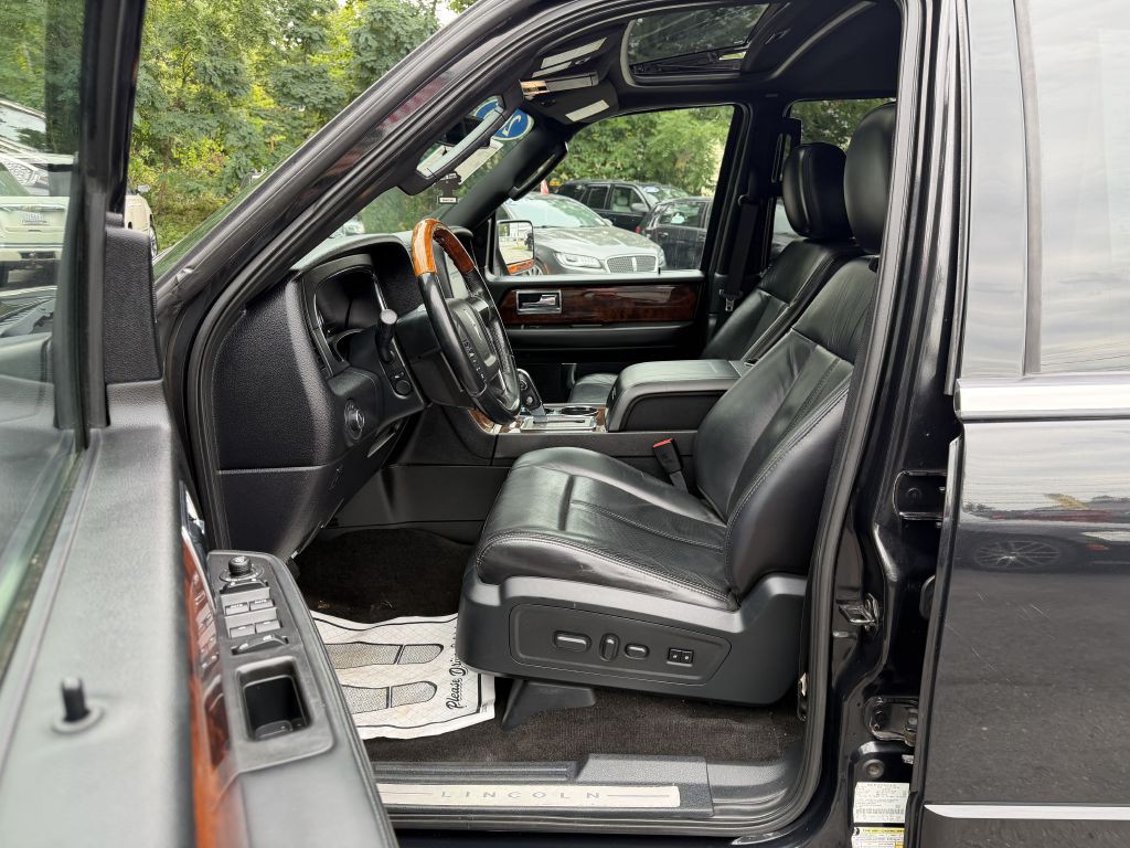 2015 Lincoln Navigator Image 20
