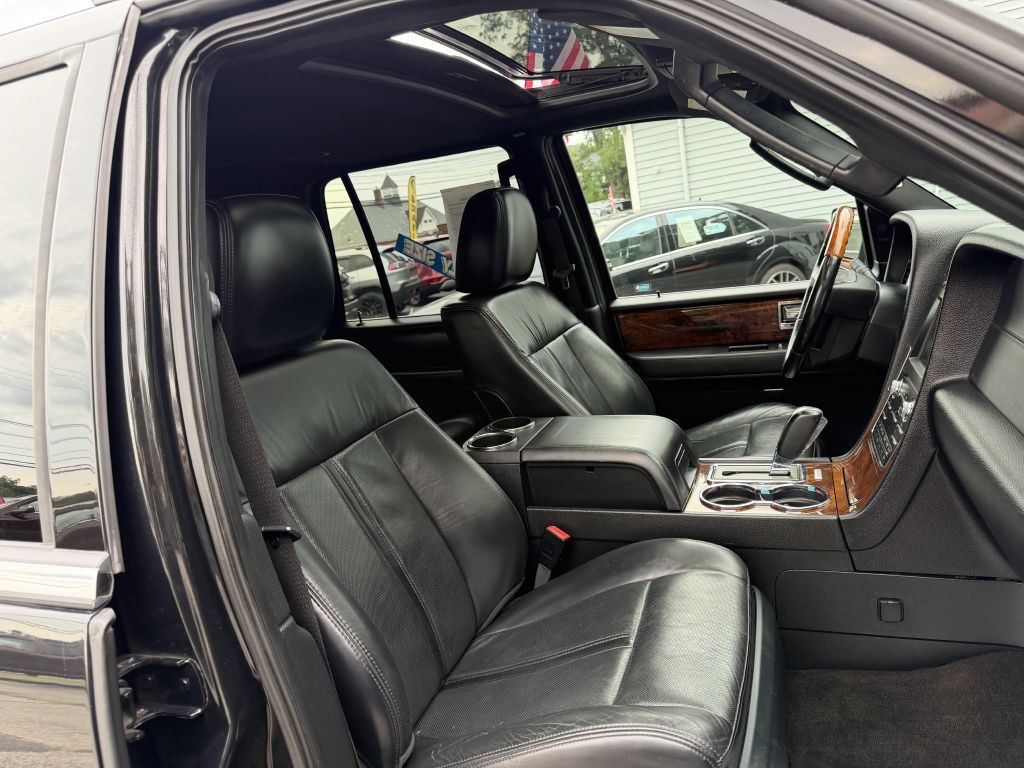 2015 Lincoln Navigator Image 25