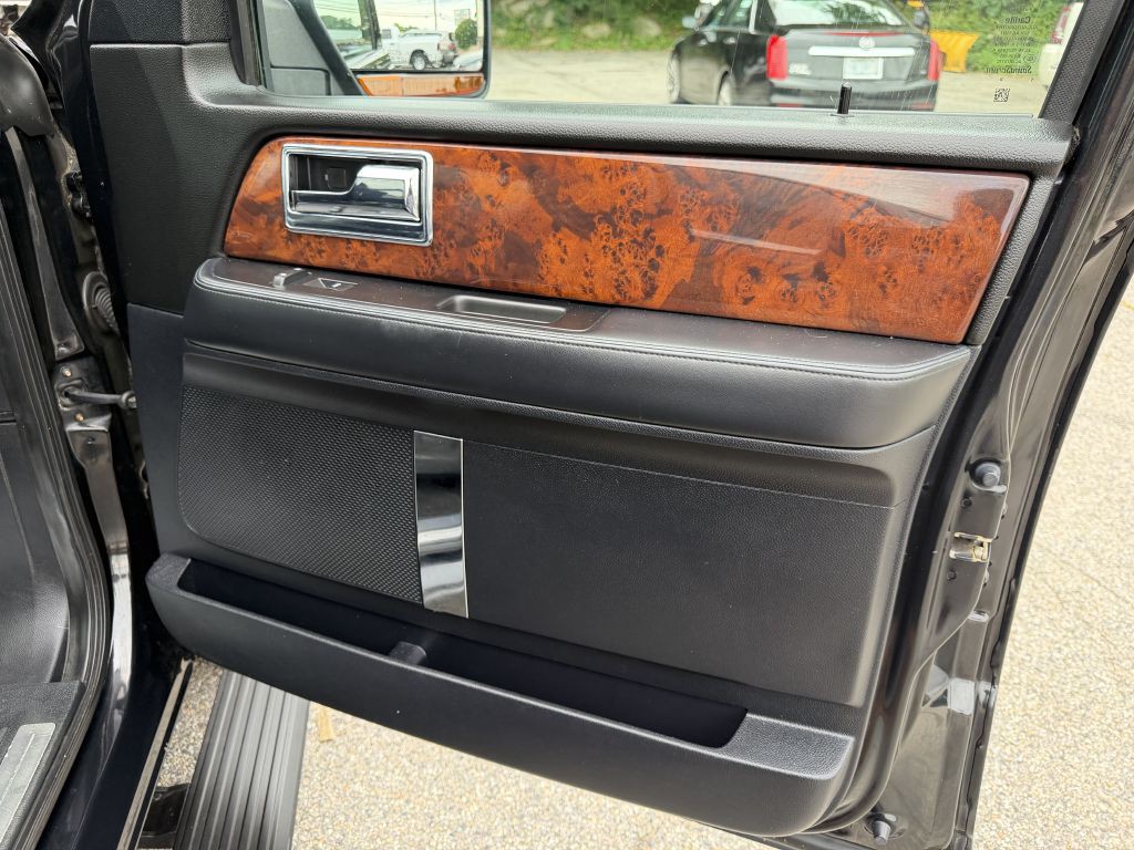 2015 Lincoln Navigator Image 26