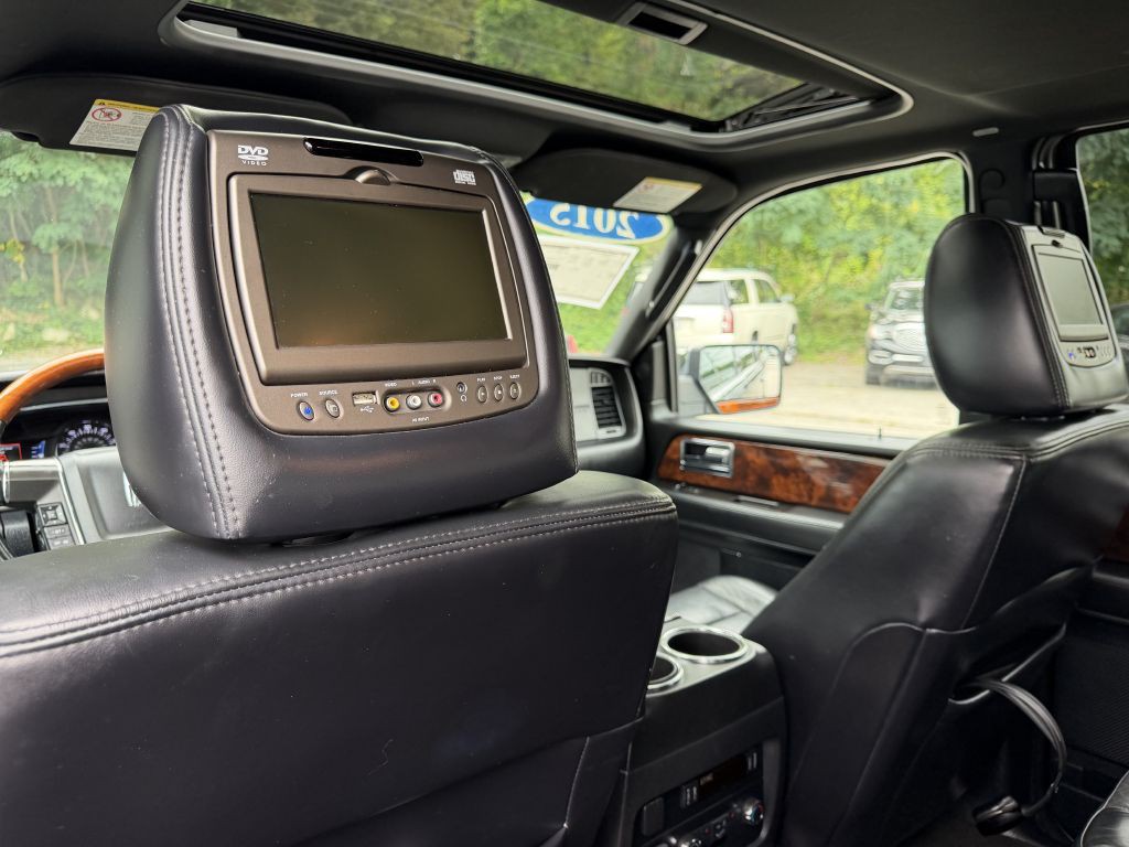 2015 Lincoln Navigator Image 34