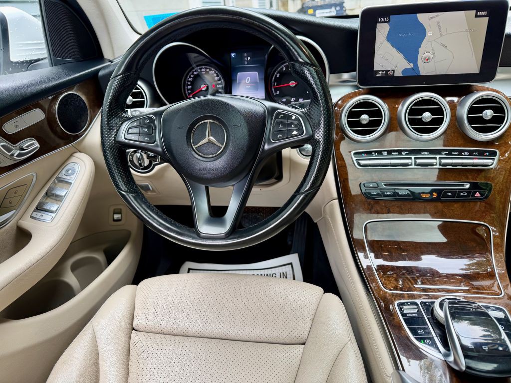 2016 Mercedes-Benz GLC-Class Image 11