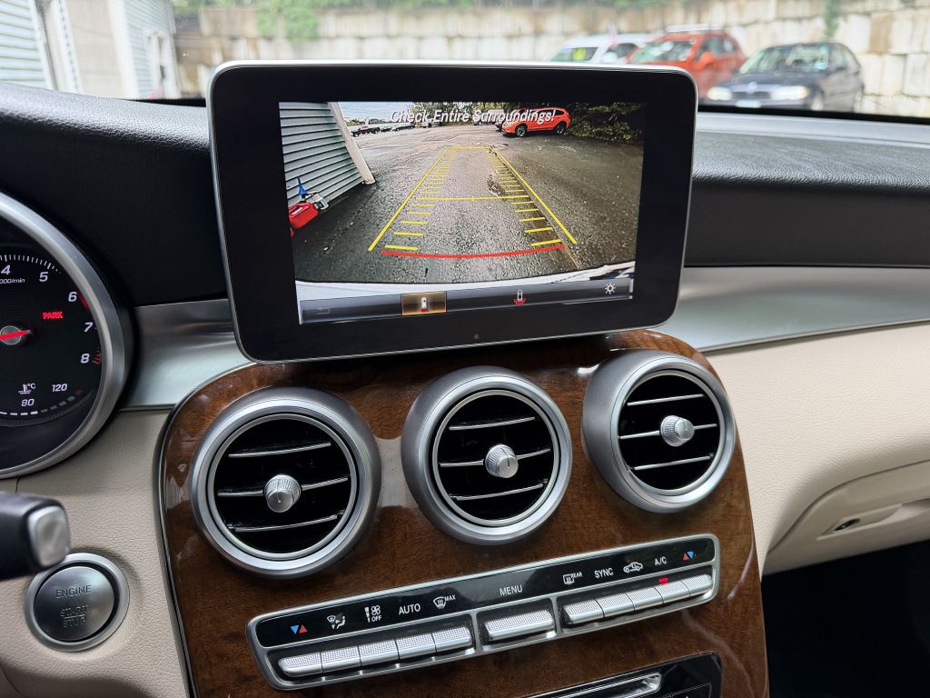 2016 Mercedes-Benz GLC-Class Image 18