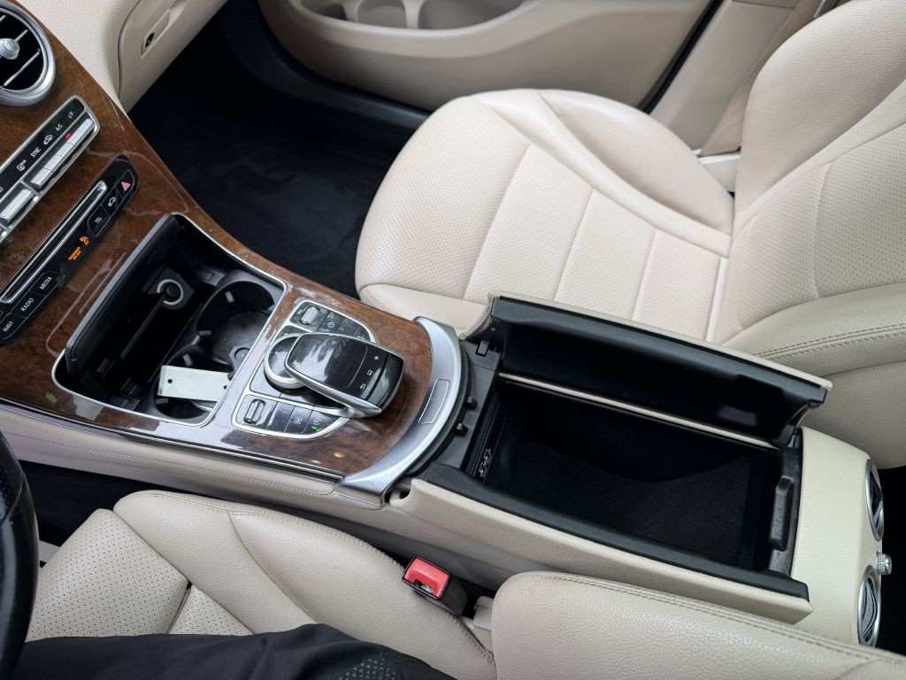 2016 Mercedes-Benz GLC-Class Image 20