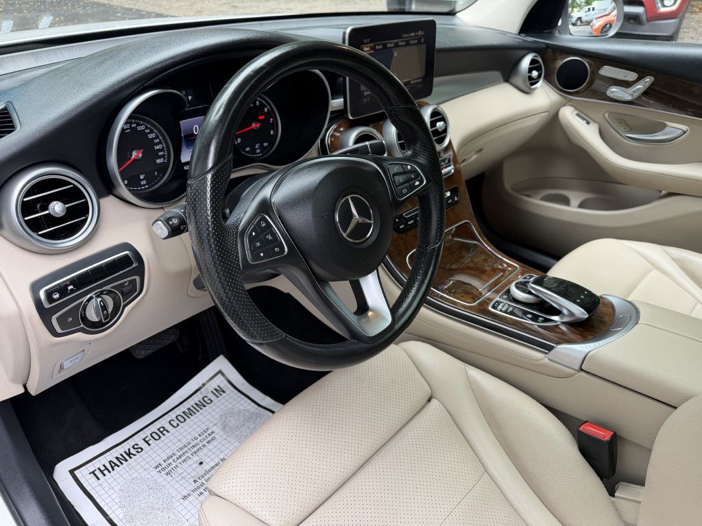 2016 Mercedes-Benz GLC-Class Image 21