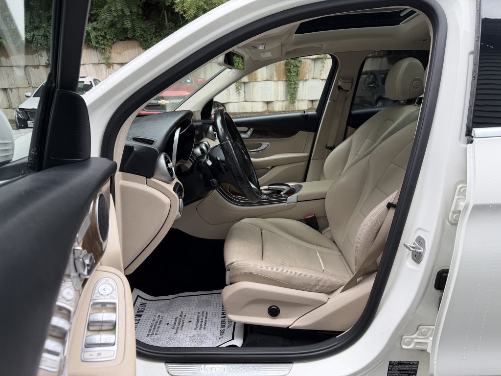 2016 Mercedes-Benz GLC-Class Image 22