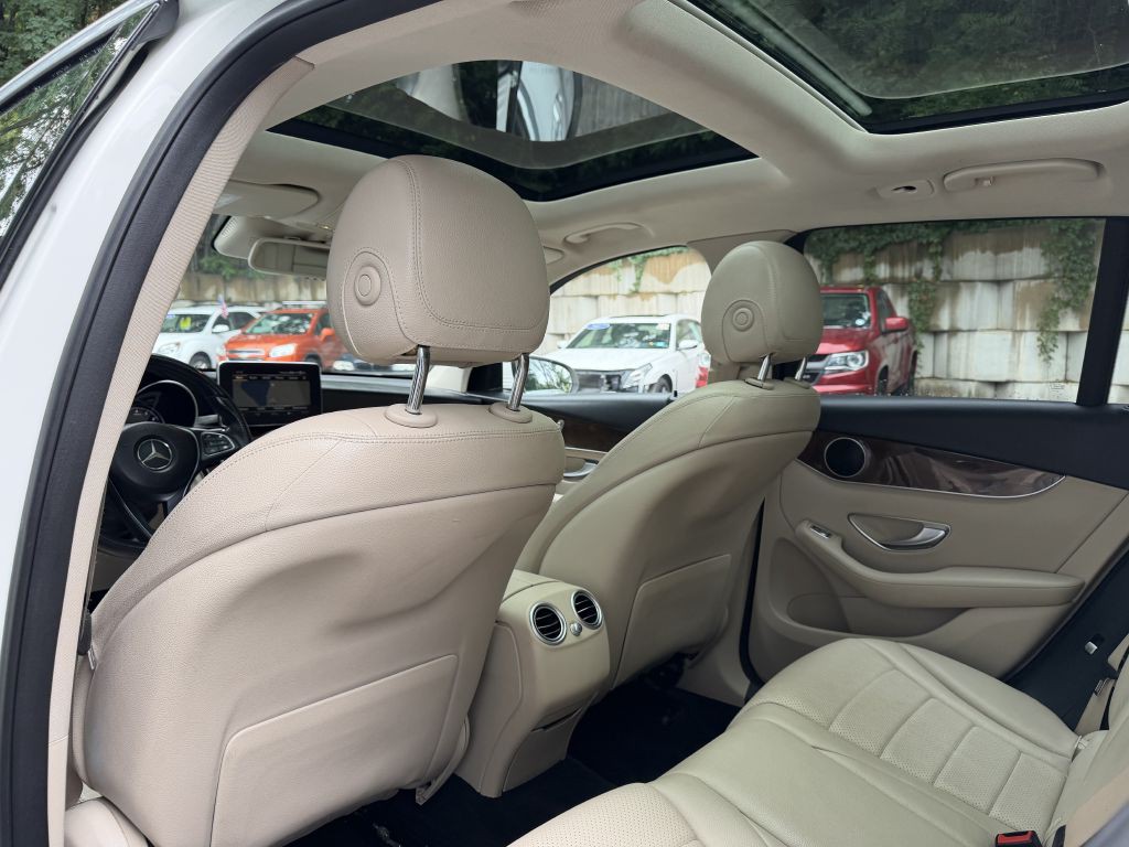 2016 Mercedes-Benz GLC-Class Image 34