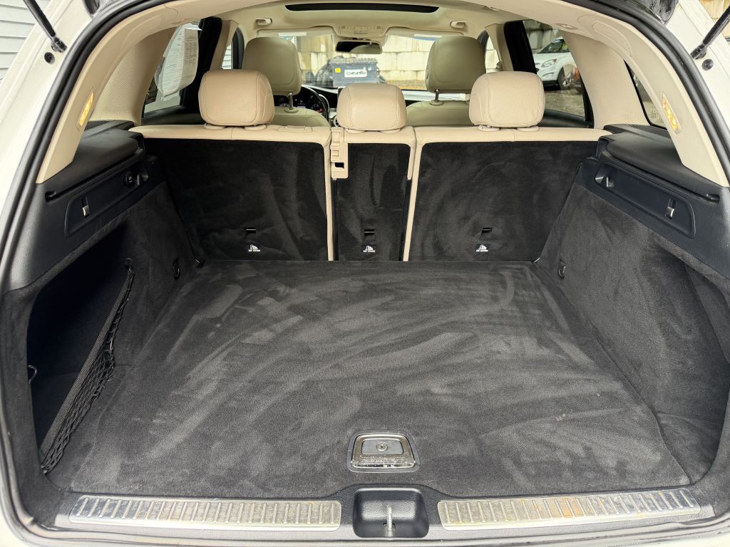 2016 Mercedes-Benz GLC-Class Image 36