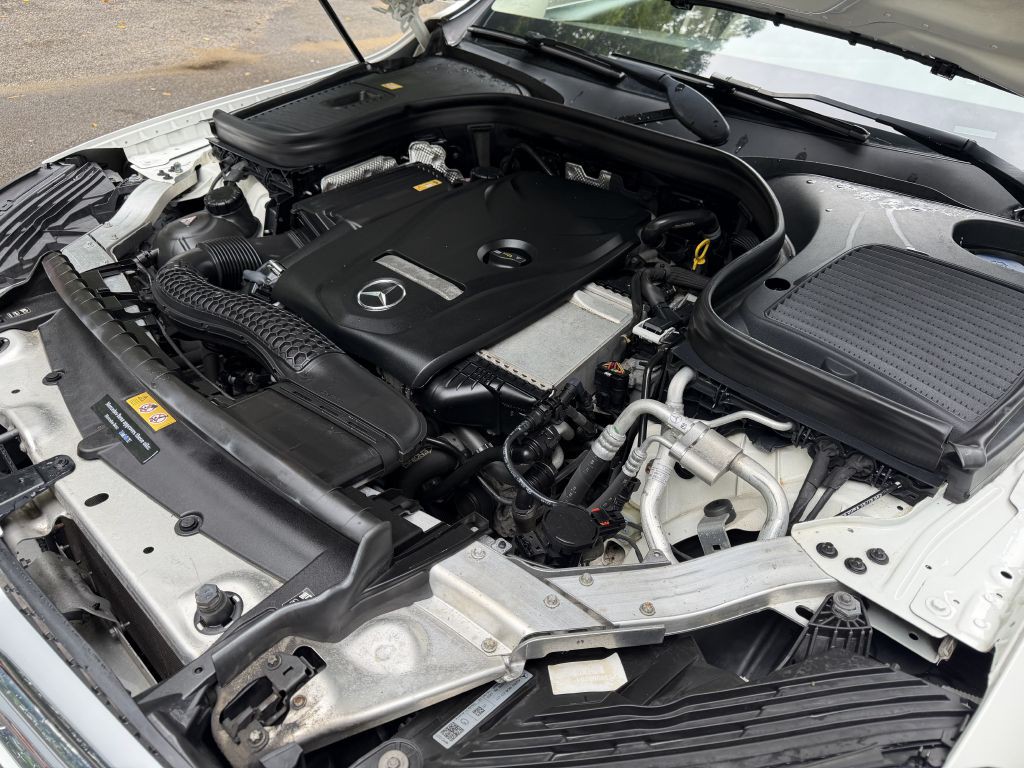 2016 Mercedes-Benz GLC-Class Image 39