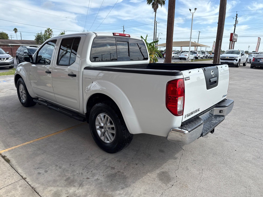 2017 Nissan Frontier Image 5