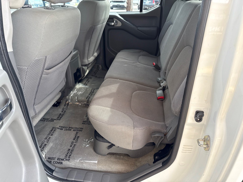 2017 Nissan Frontier Image 11