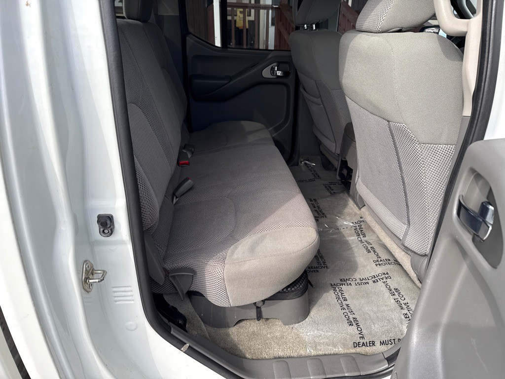 2017 Nissan Frontier Image 12