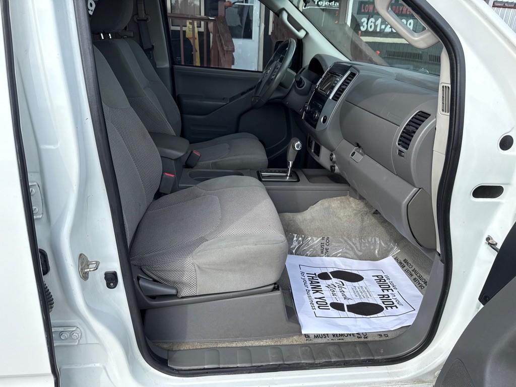2017 Nissan Frontier Image 14