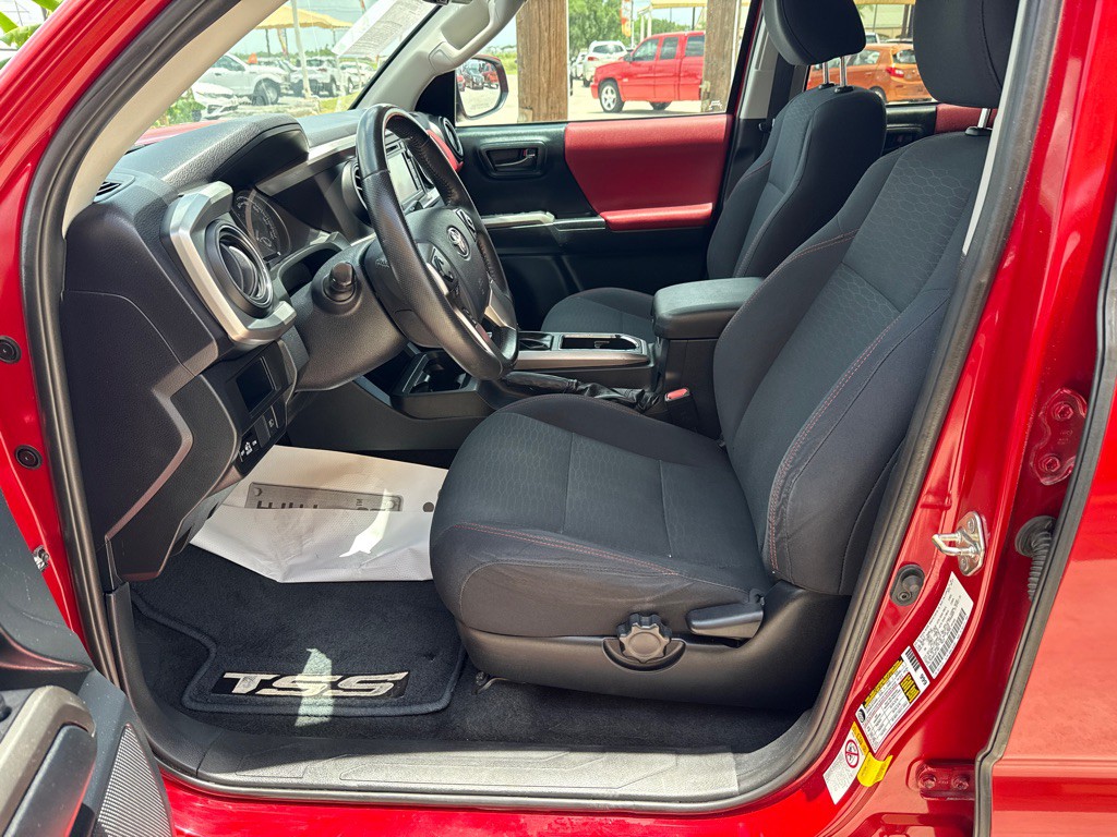 2019 Toyota Tacoma Image 10