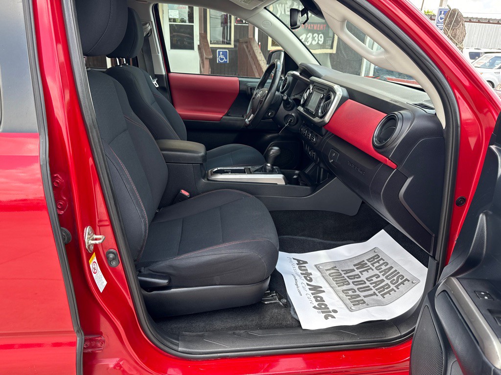 2019 Toyota Tacoma Image 14